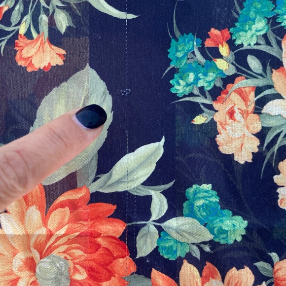 Floral Patterned Scarf - Picture 4 of 10